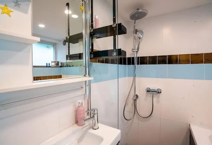 Unique Houseboat In Koppenhága